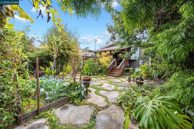 2637 Chestnut St, Oakland, CA 94607
