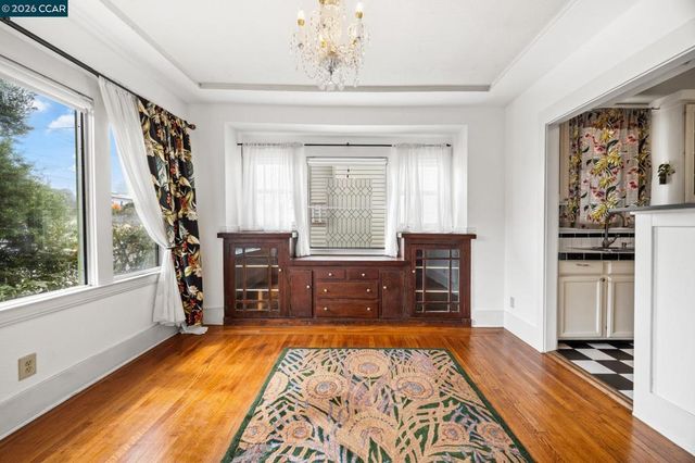 2637 Chestnut St, Oakland, CA 94607