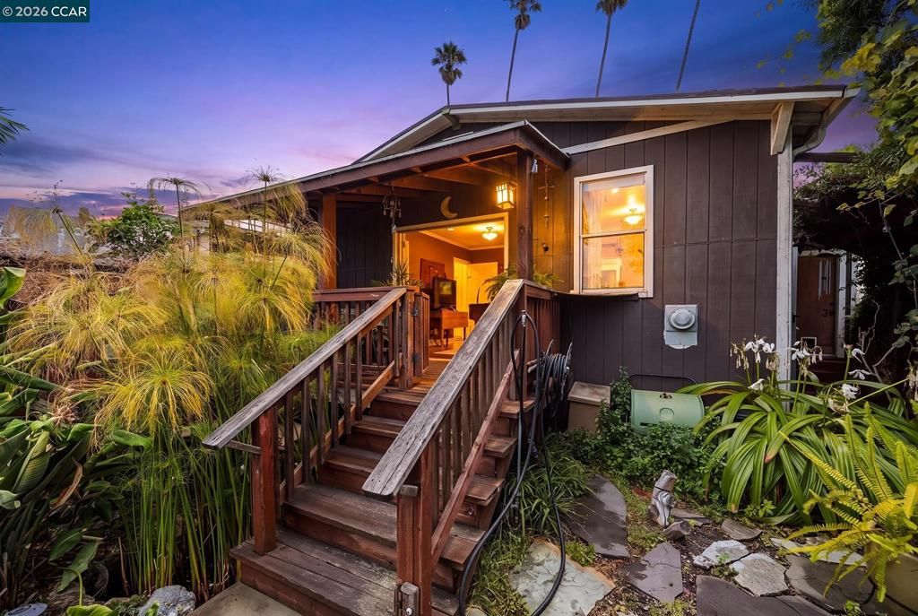 2637 Chestnut St, Oakland, CA 94607