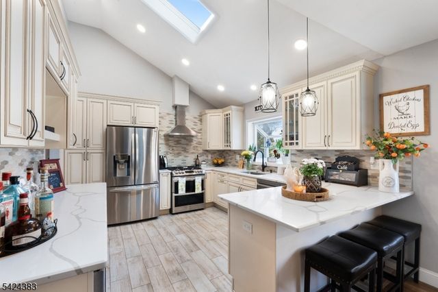 68 DORIS WAY, Clark Twp., NJ 07066