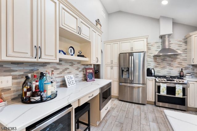 68 DORIS WAY, Clark Twp., NJ 07066