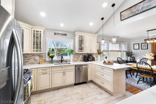 68 DORIS WAY, Clark Twp., NJ 07066