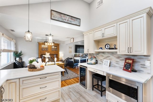 68 DORIS WAY, Clark Twp., NJ 07066