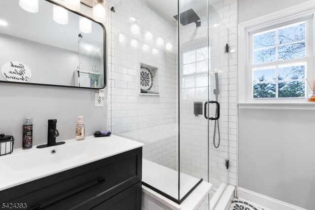 68 DORIS WAY, Clark Twp., NJ 07066