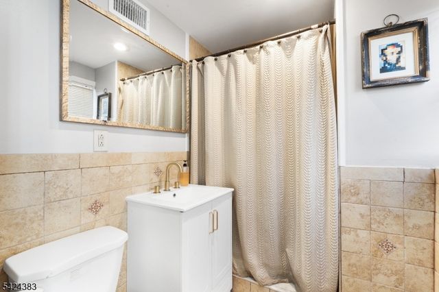 68 DORIS WAY, Clark Twp., NJ 07066