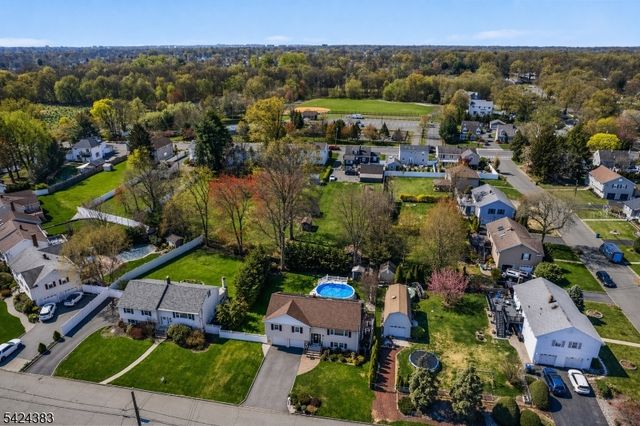 68 DORIS WAY, Clark Twp., NJ 07066