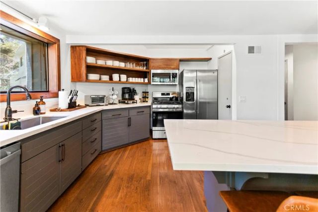 26561 Thunderbird, Lake Arrowhead, CA 92352