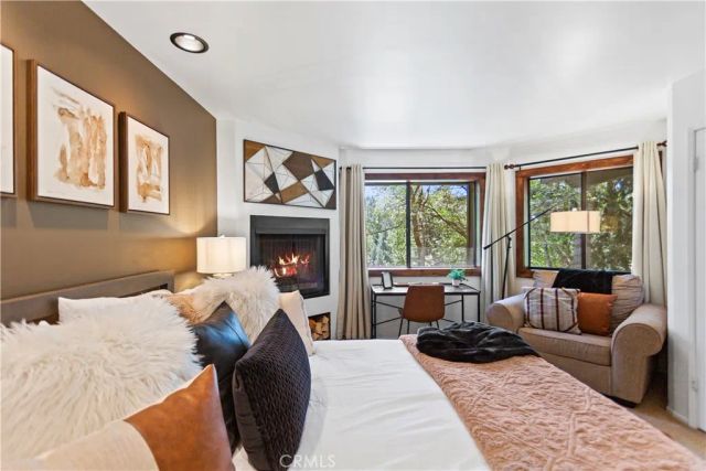 26561 Thunderbird, Lake Arrowhead, CA 92352