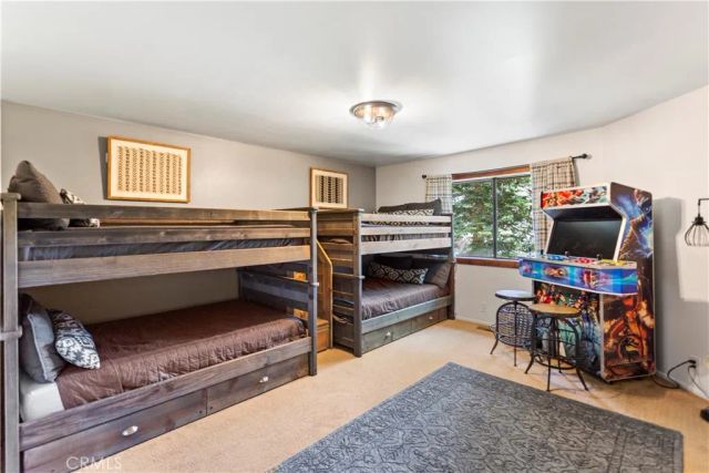26561 Thunderbird, Lake Arrowhead, CA 92352
