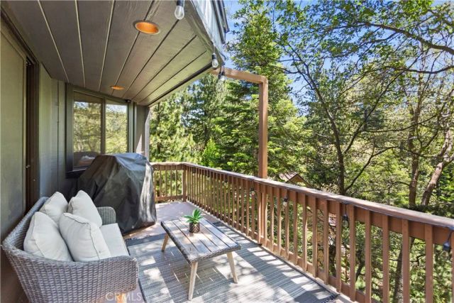26561 Thunderbird, Lake Arrowhead, CA 92352