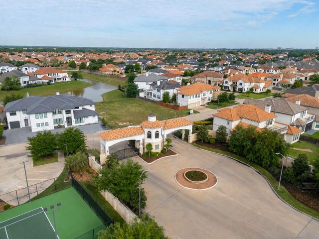 2422 Camden Creek Lane, Houston, TX 77077