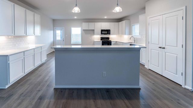 280 Yosemite DR, Kyle, TX 78640