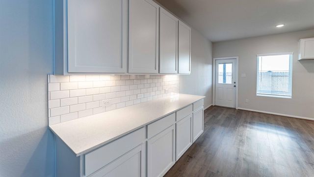 280 Yosemite DR, Kyle, TX 78640