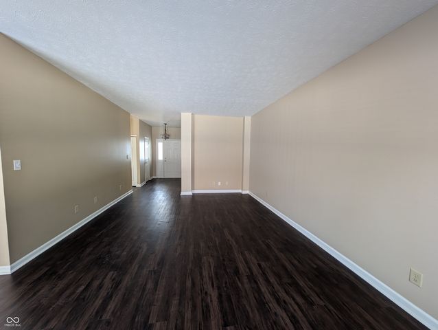 8060 Chesterhill Way, Indianapolis, IN 46239