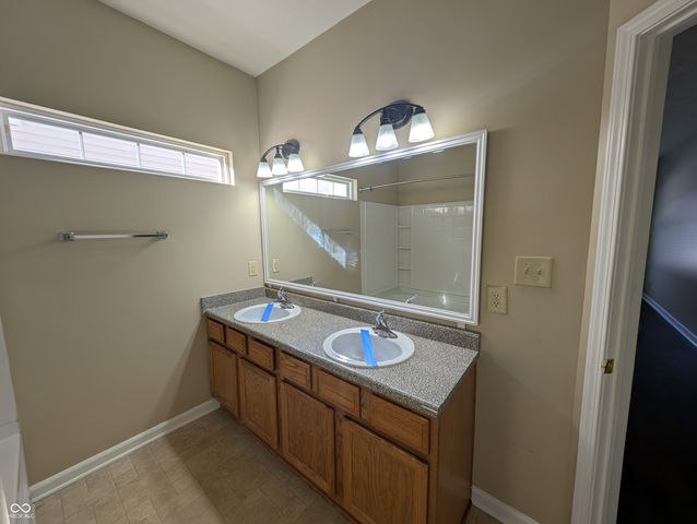 8060 Chesterhill Way, Indianapolis, IN 46239