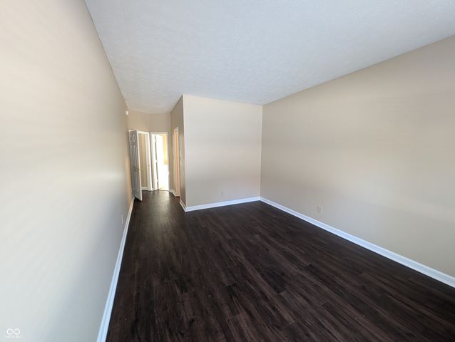 8060 Chesterhill Way, Indianapolis, IN 46239