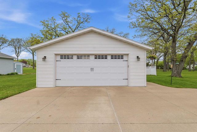 136 CLINTON STREET, North Fond Du Lac, WI 54937