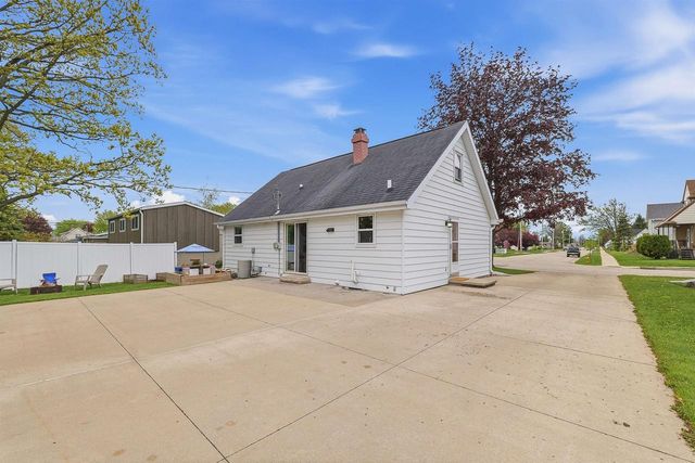 136 CLINTON STREET, North Fond Du Lac, WI 54937