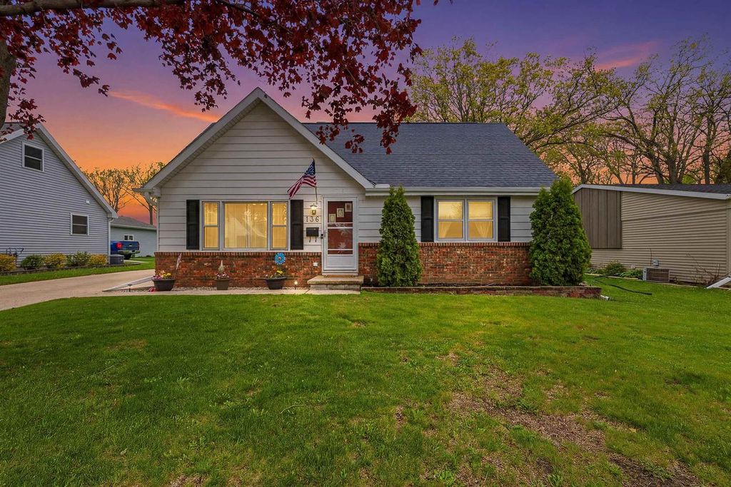 136 CLINTON STREET, North Fond Du Lac, WI 54937