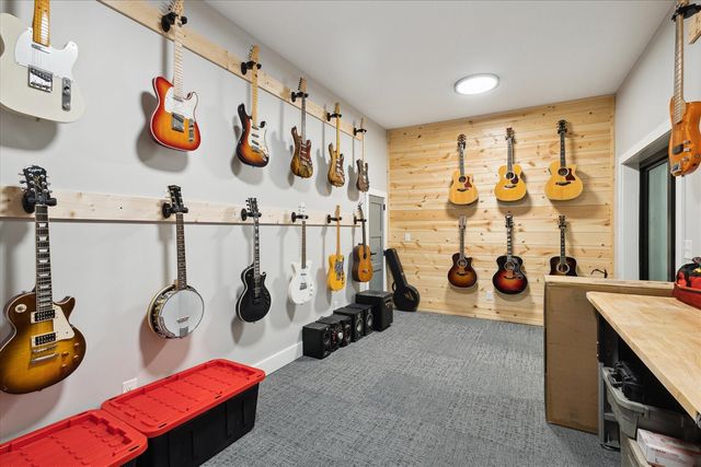 32170 Bent Oak Trail, Niles, MI 49120