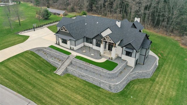 32170 Bent Oak Trail, Niles, MI 49120