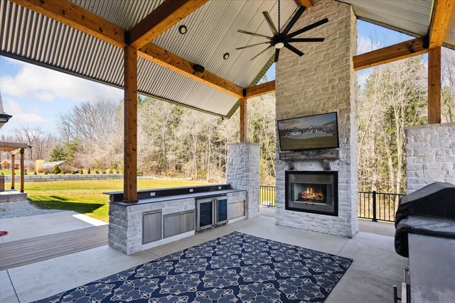 32170 Bent Oak Trail, Niles, MI 49120