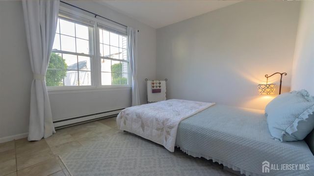 320 Sharon Way B, Monroe, NJ 08831