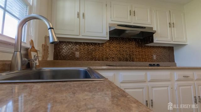 320 Sharon Way B, Monroe, NJ 08831