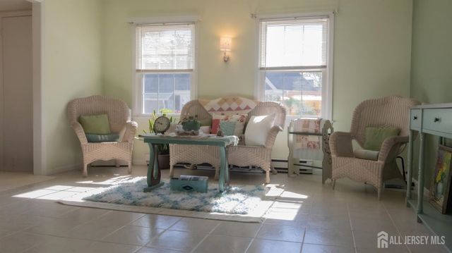 320 Sharon Way B, Monroe, NJ 08831