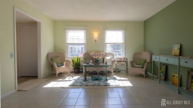320 Sharon Way B, Monroe, NJ 08831