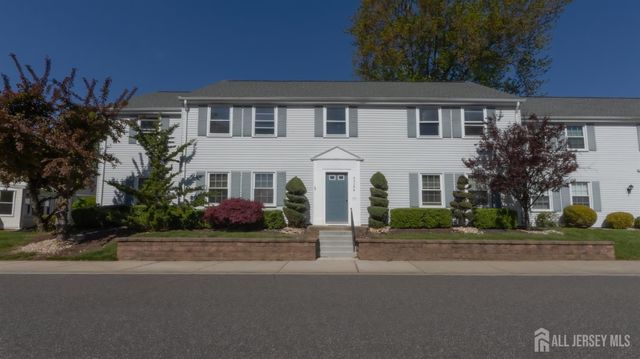 320 Sharon Way B, Monroe, NJ 08831
