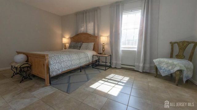 320 Sharon Way B, Monroe, NJ 08831