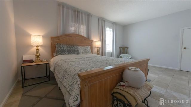 320 Sharon Way B, Monroe, NJ 08831