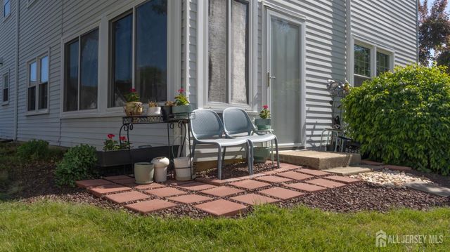 320 Sharon Way B, Monroe, NJ 08831