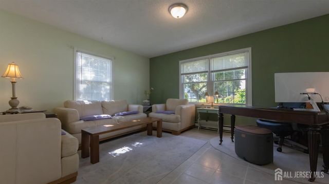 320 Sharon Way B, Monroe, NJ 08831