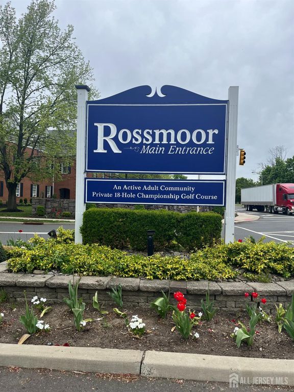 320 Sharon Way B, Monroe, NJ 08831