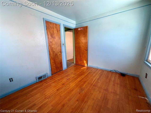 11761 Hazelton, Redford, MI 48239