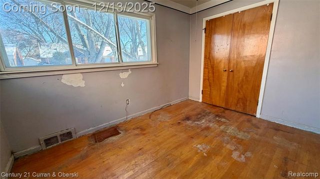 11761 Hazelton, Redford, MI 48239