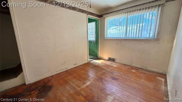 11761 Hazelton, Redford, MI 48239