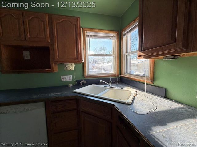 11761 Hazelton, Redford, MI 48239