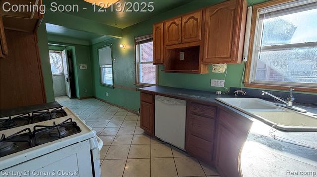 11761 Hazelton, Redford, MI 48239