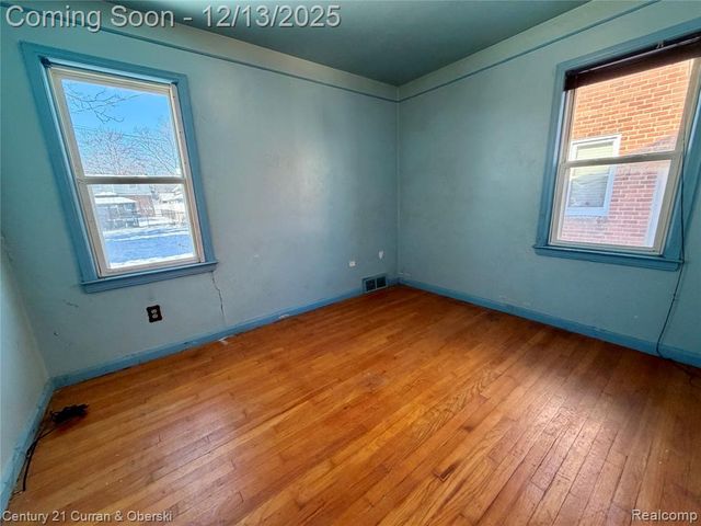 11761 Hazelton, Redford, MI 48239