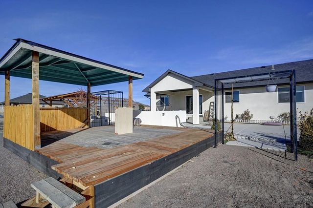 40 E Lyons Dr, Pueblo West, CO 81007