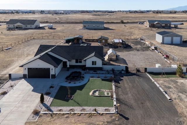 40 E Lyons Dr, Pueblo West, CO 81007