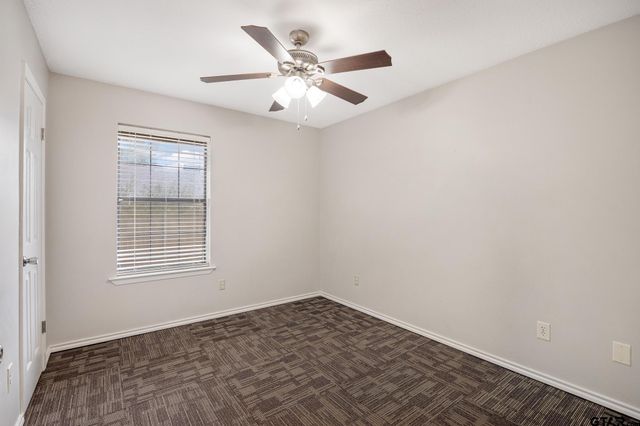 916 Corey Dr, Whitehouse, TX 75791