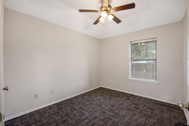 916 Corey Dr, Whitehouse, TX 75791