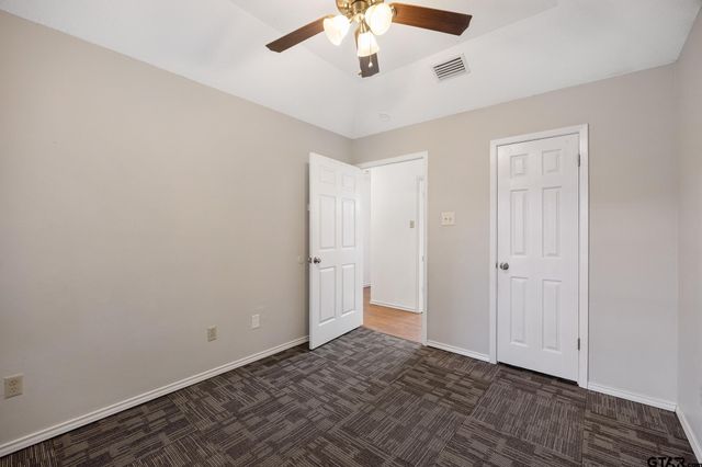 916 Corey Dr, Whitehouse, TX 75791