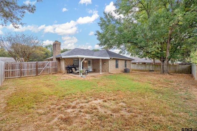 916 Corey Dr, Whitehouse, TX 75791