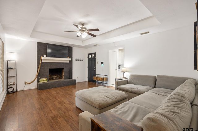 916 Corey Dr, Whitehouse, TX 75791