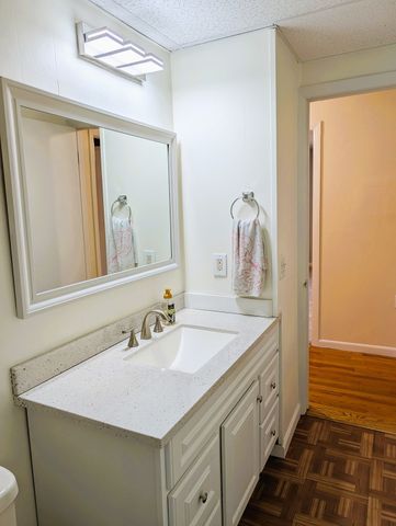 27 South Street, South Hadley, MA 01075
